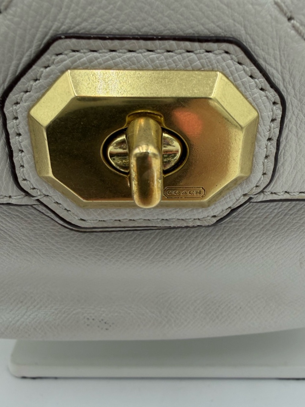 Coach Campbell Turnlock Leather Crossbody Bag F24843 in a Metallic Chalk Color - Picture 12 of 15